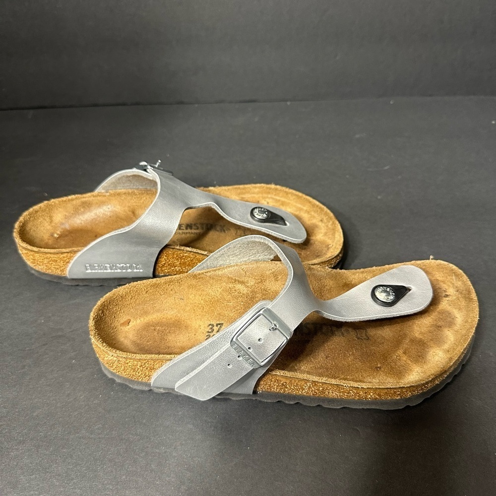 BIRKENSTONE Silver Sandals with Toe Loop size 7 pre owned good condition - Picture 6 of 8